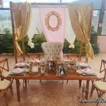 Mesa principal decorada